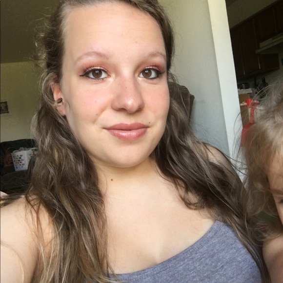 Meet your Posher, Ashley - Picture 1 of 1